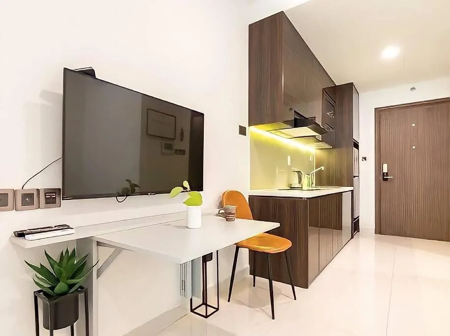 Ivyhouse-Saigon Royal Apartment D4 , Near Center Хошимин Вьетнам