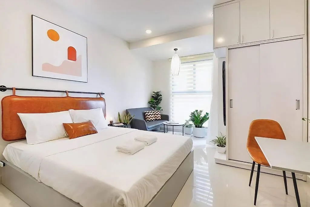 Ivyhouse-Saigon Royal Apartment D4 , Near Center Хошимин